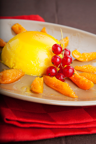 Panna-cotta-allo-zafferano-e-albicocche_1