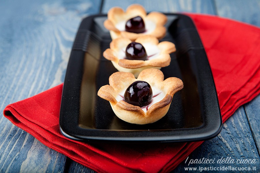 Pasticcini-con-amarene