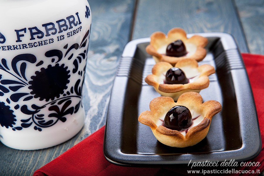 Pasticcini-con-amarene_Fabbri