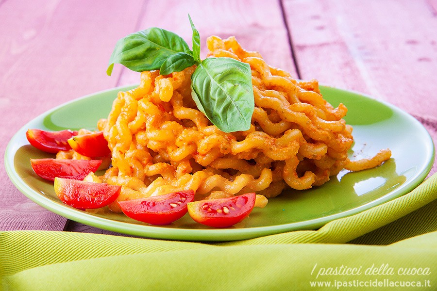 Fusilli-al-pesto-rosso