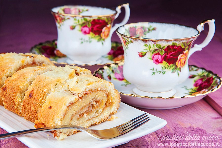 Rotolo-alla-rosa-canina_1