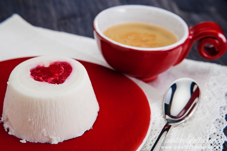 Panna-cotta-cuor-di-lampone_1