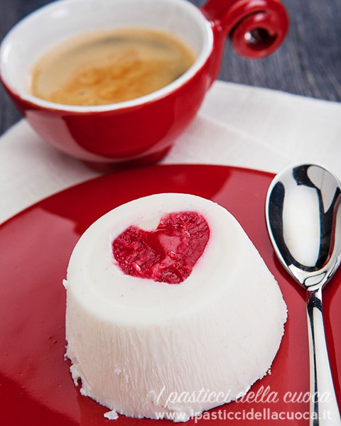 Panna-cotta-cuor-di-lampone_verticale