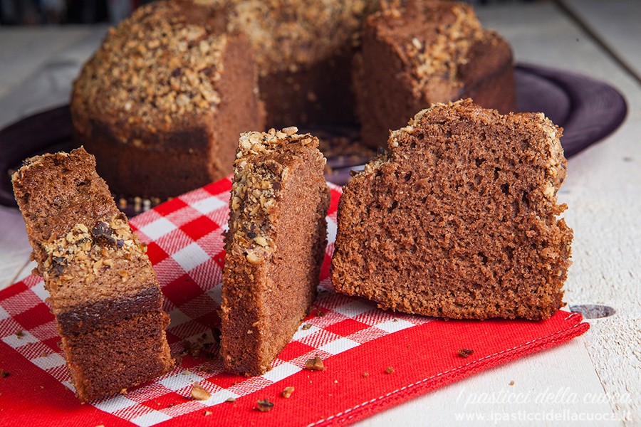 Ciambella-alla-nocciolata a fette