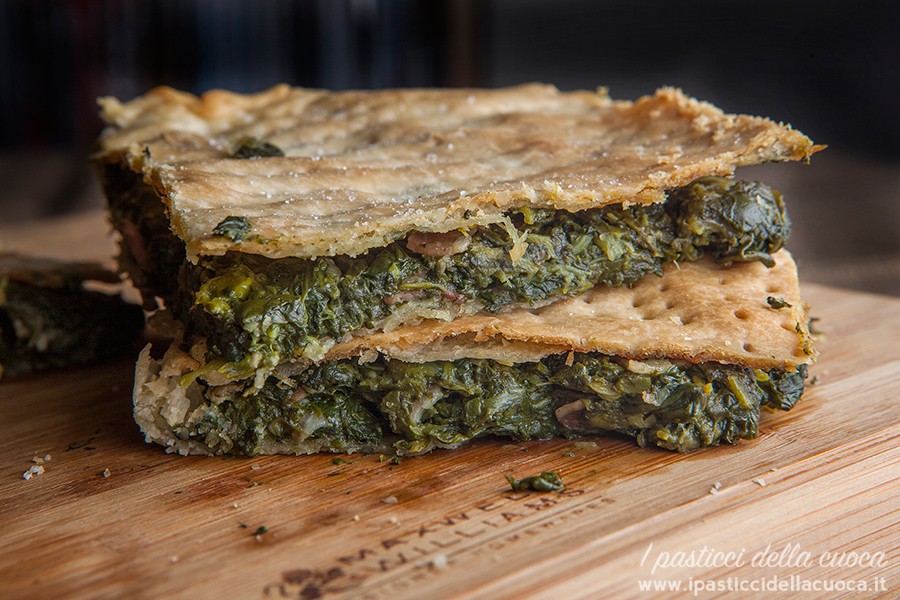 Erbazzone-reggiano-a-quadrati