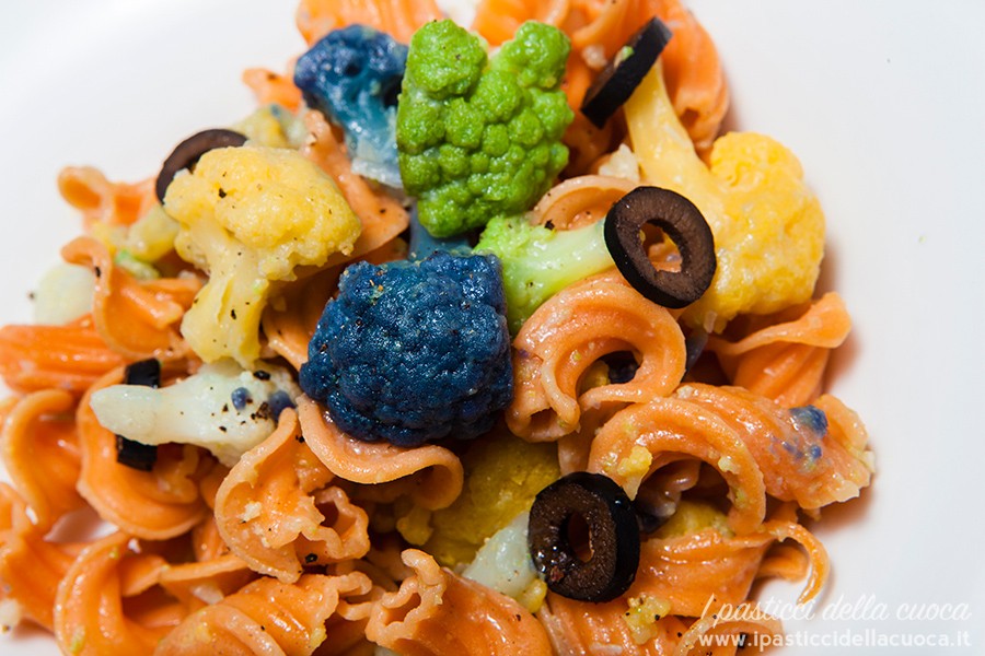 Pasta-di-lenticchia-con-cavolfiorie-vista-alto