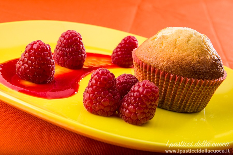 muffin-dal-cuore-morbido-al-lampone