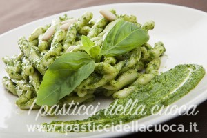 Treccine al pesto alla genovese
