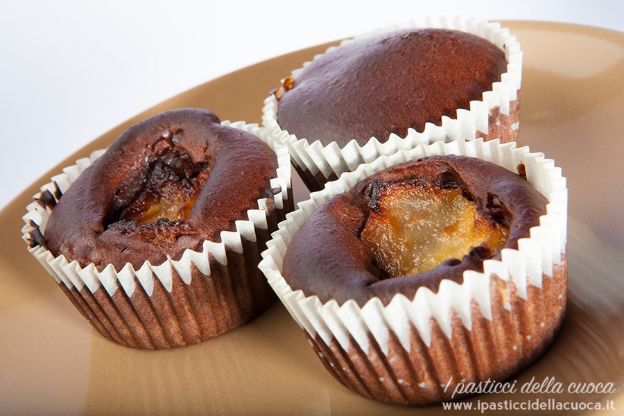 muffin-con-cioccolato-e-pere-senza-zucchero-uova-lievito-burro