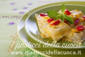 ravioli-con-pecorino-e-carciofi_lontani