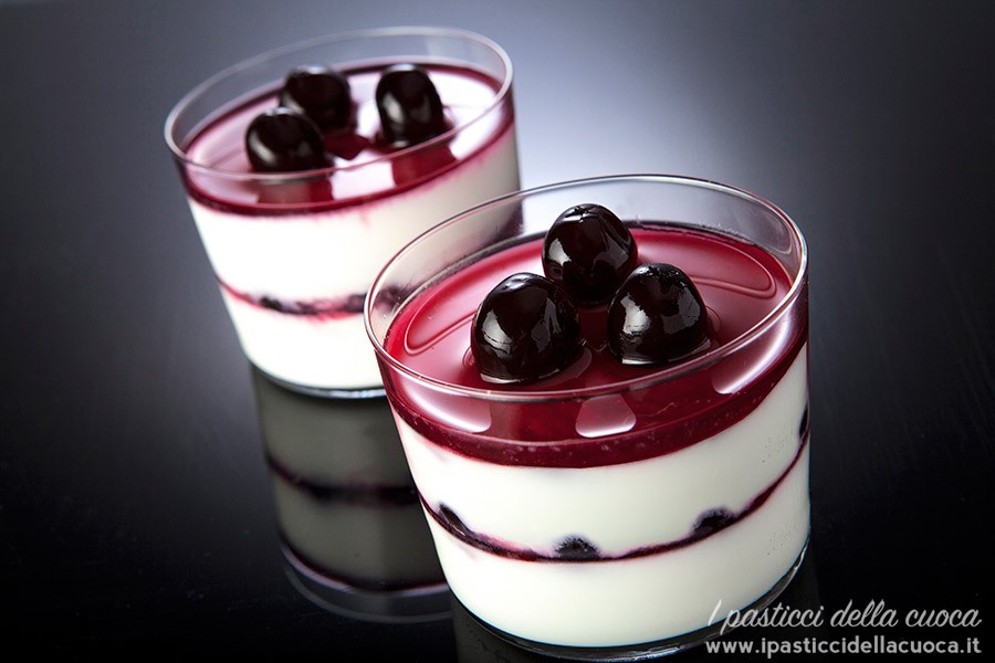 Panna-cotta-alle-amarene_in-evidenza