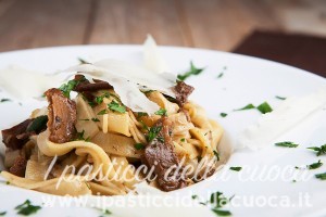 Tagliatelle-ai-funghi_in-evidenza