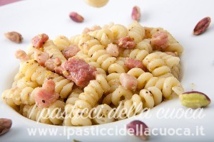 fusilli-con-il-pesto-di-pistacchi