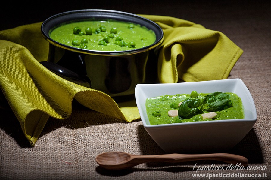 vellutata-di-piselli-evidenza