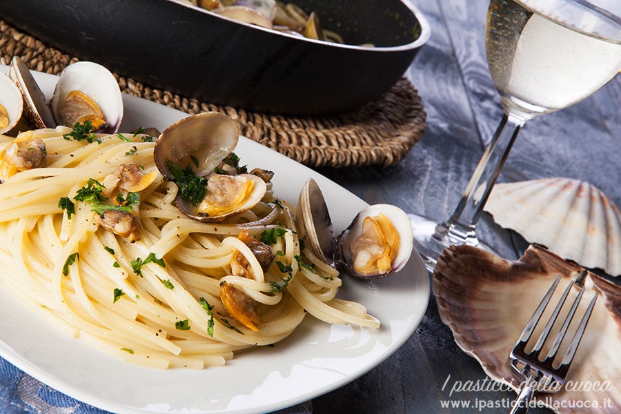 Spaghetti-alle-vongole_evidenza