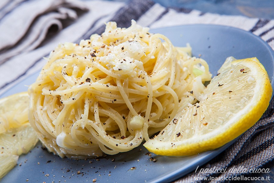Spaghetti-al-limone-e-pecorino_evidenza