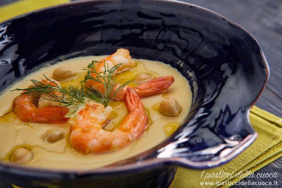 Vellutata-di-ceci-e-gamberi
