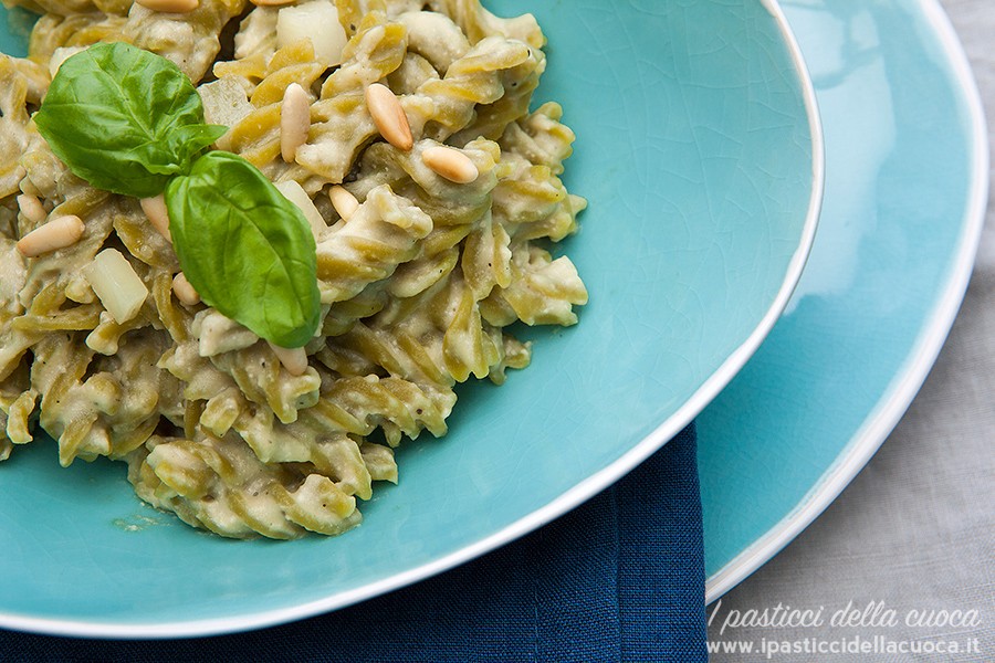 Pasta-con-pesto-di-melanzane