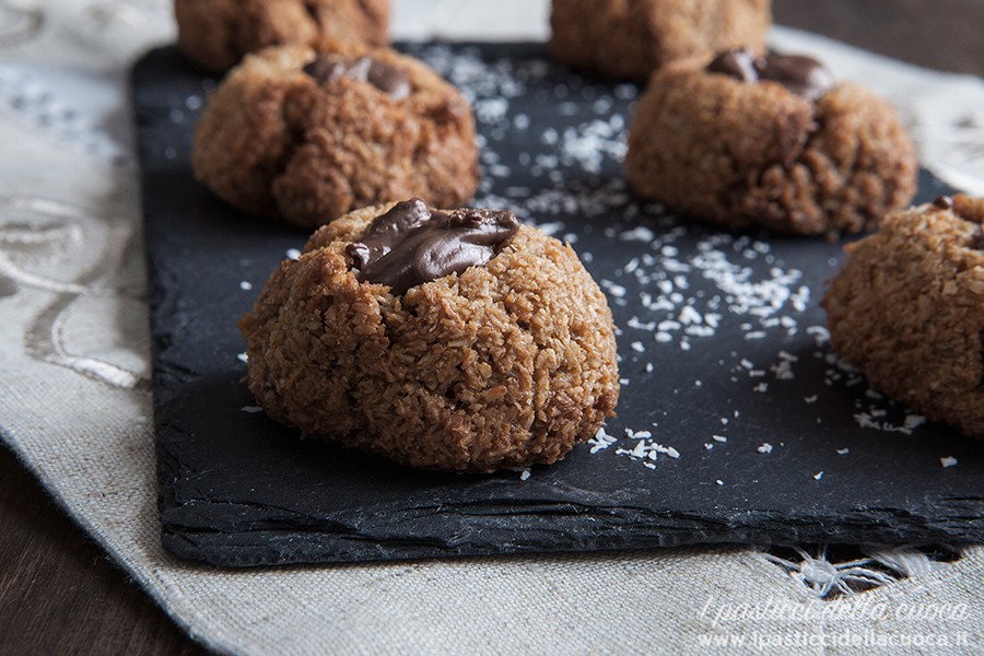 Biscottini-al-cocco-e-nocciolata