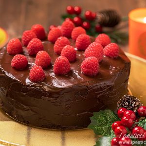 Torta-cioccolato-fondente-e-lamponi